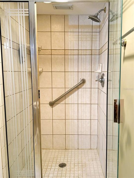 For Rent: $1,950 (2 beds, 2 baths, 1050 Square Feet)