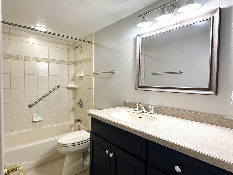For Rent: $1,950 (2 beds, 2 baths, 1050 Square Feet)