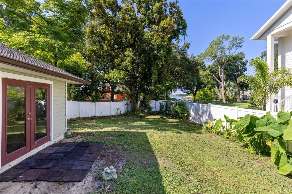 : $425,000 (3 спален, 2 ванн, 1304 Квадратных фут)