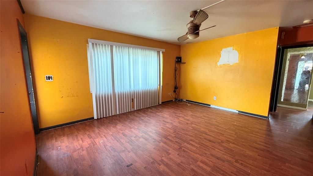 На продажу: $99,999 (2 спален, 2 ванн, 1112 Квадратных фут)