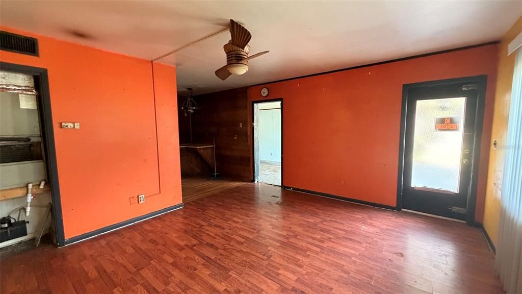 На продажу: $99,999 (2 спален, 2 ванн, 1112 Квадратных фут)