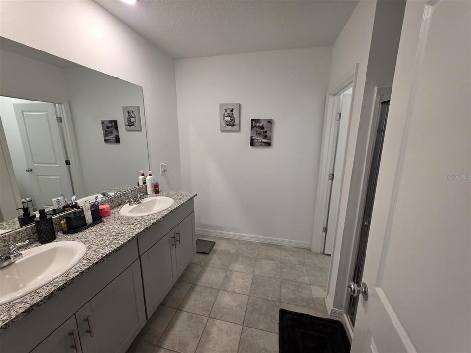 For Rent: $2,480 (4 beds, 3 baths, 2105 Square Feet)