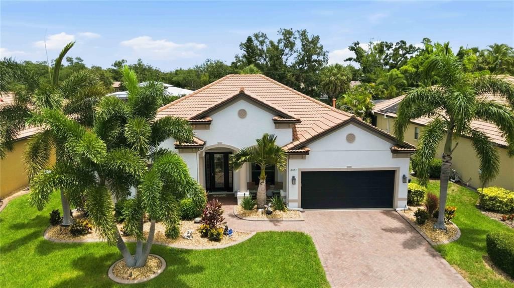 For Sale: $849,999 (4 beds, 3 baths, 2418 Square Feet)