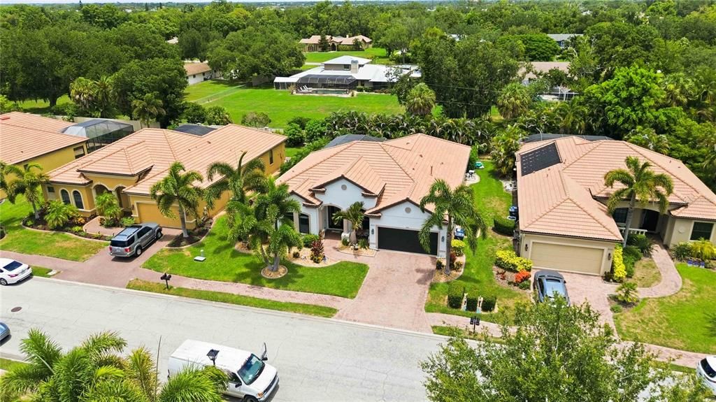 For Sale: $849,999 (4 beds, 3 baths, 2418 Square Feet)