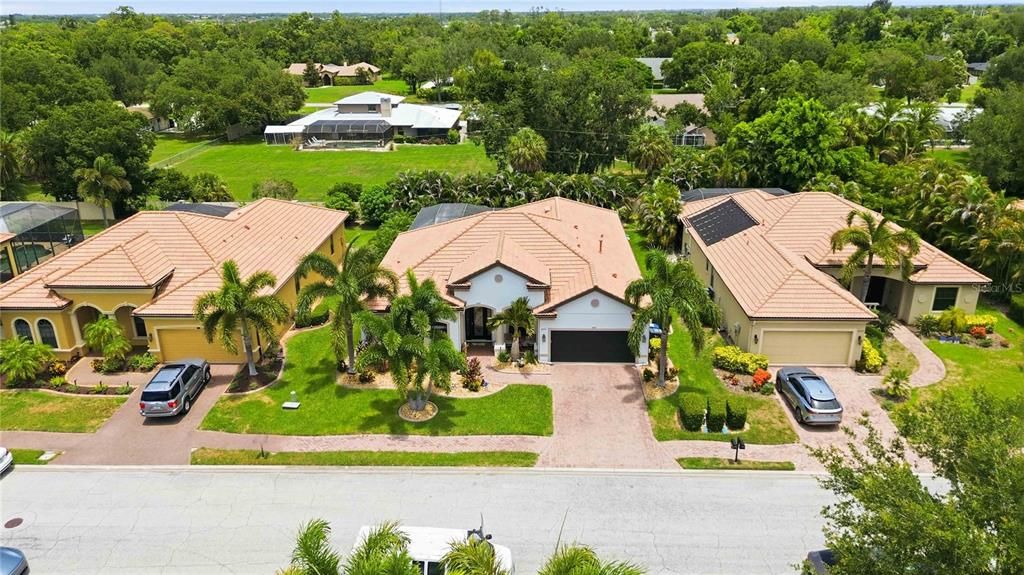 For Sale: $849,999 (4 beds, 3 baths, 2418 Square Feet)