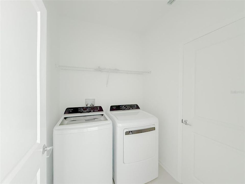 В аренду: $2,700 (4 спален, 3 ванн, 2430 Квадратных фут)