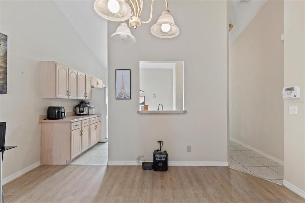En Venta: $419,900 (4 camas, 0 baños, 2695 Pies cuadrados)