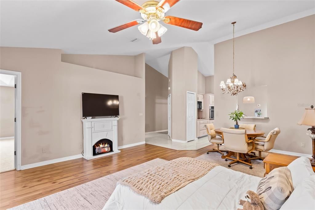 En Venta: $419,900 (4 camas, 0 baños, 2695 Pies cuadrados)