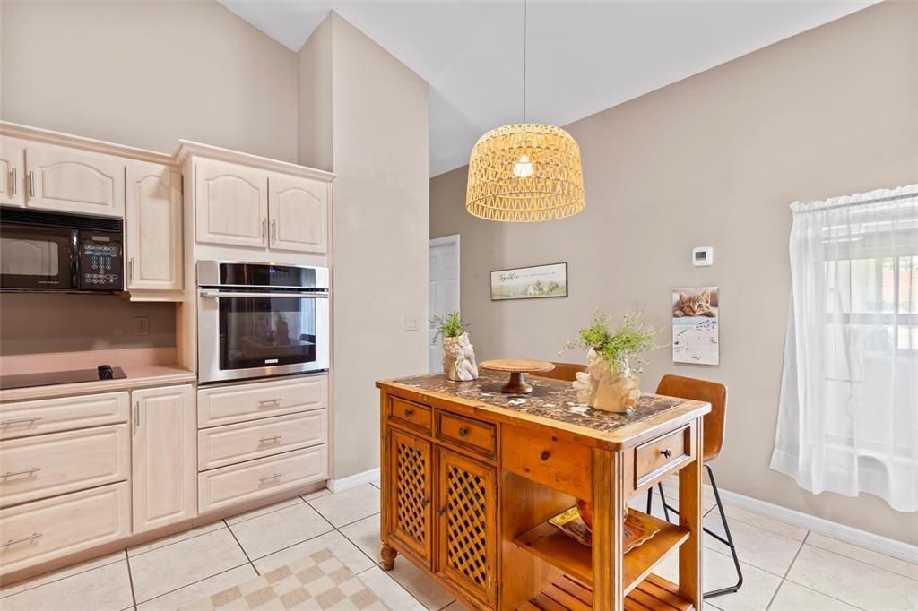 En Venta: $419,900 (4 camas, 0 baños, 2695 Pies cuadrados)