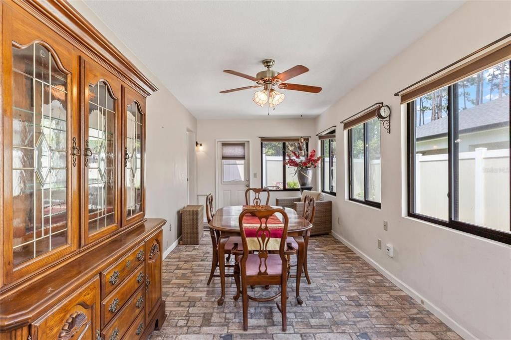 En Venta: $419,900 (4 camas, 0 baños, 2695 Pies cuadrados)