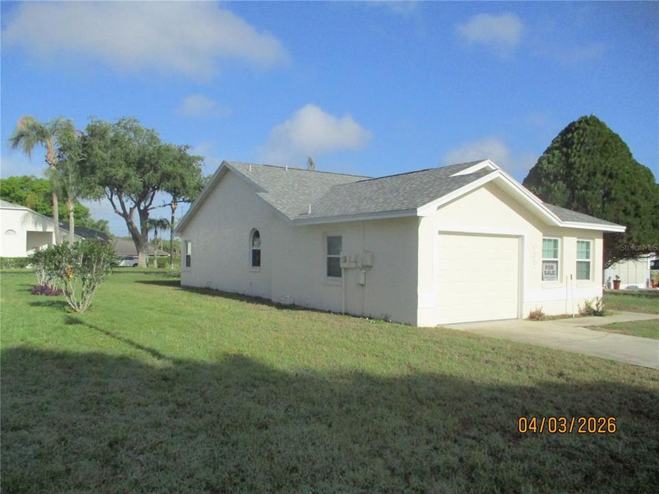 En Venta: $242,000 (2 camas, 2 baños, 1121 Pies cuadrados)