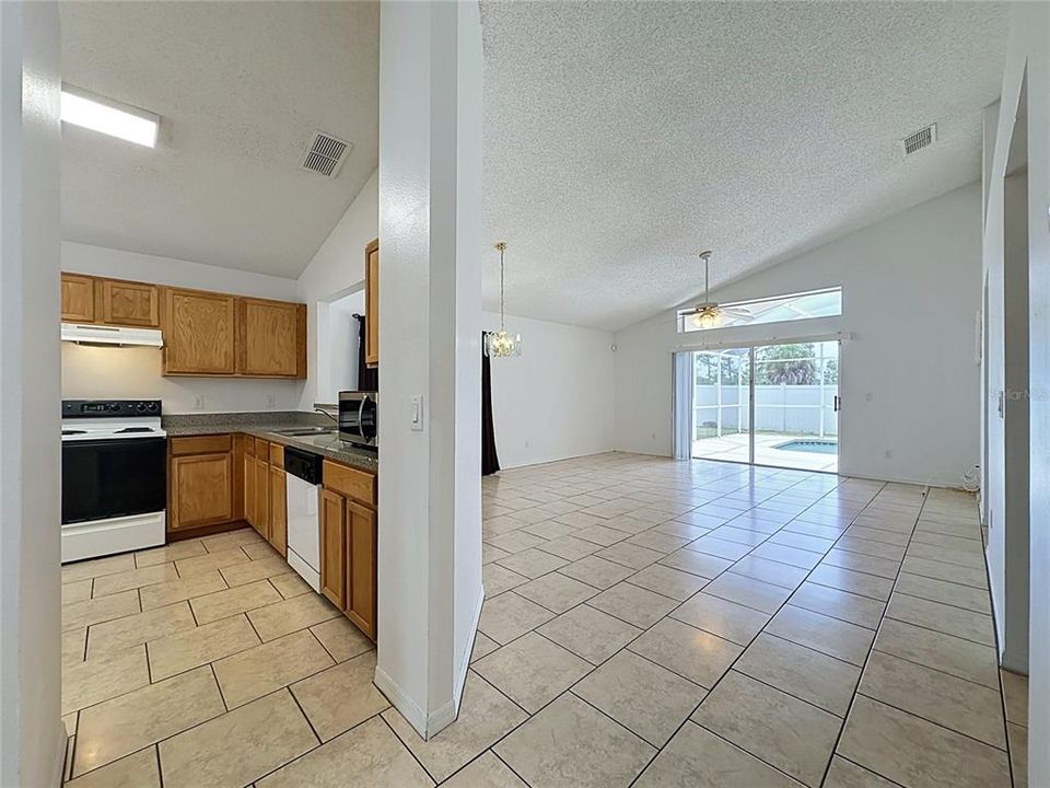 En Venta: $330,000 (3 camas, 2 baños, 1365 Pies cuadrados)