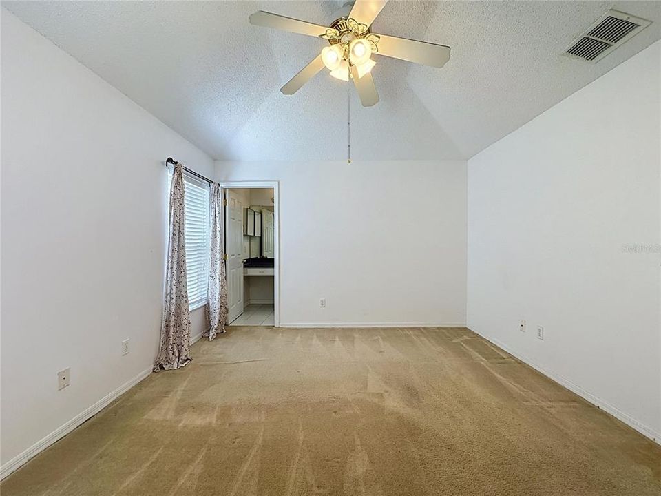 En Venta: $330,000 (3 camas, 2 baños, 1365 Pies cuadrados)