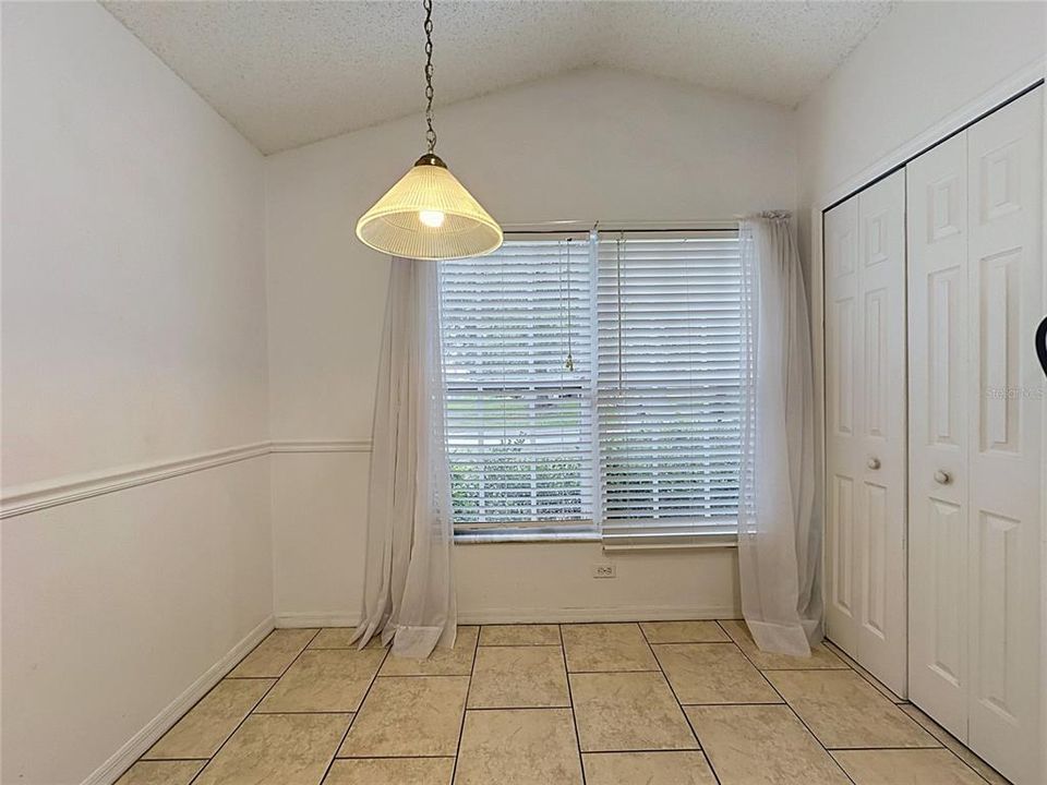 En Venta: $330,000 (3 camas, 2 baños, 1365 Pies cuadrados)