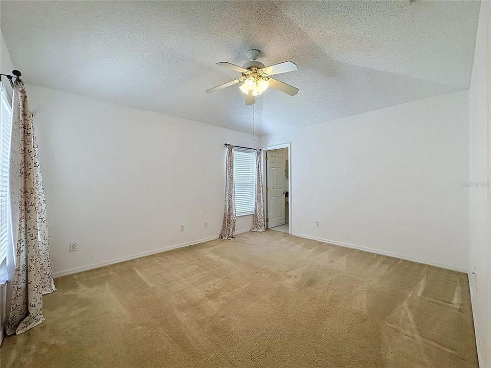 En Venta: $330,000 (3 camas, 2 baños, 1365 Pies cuadrados)