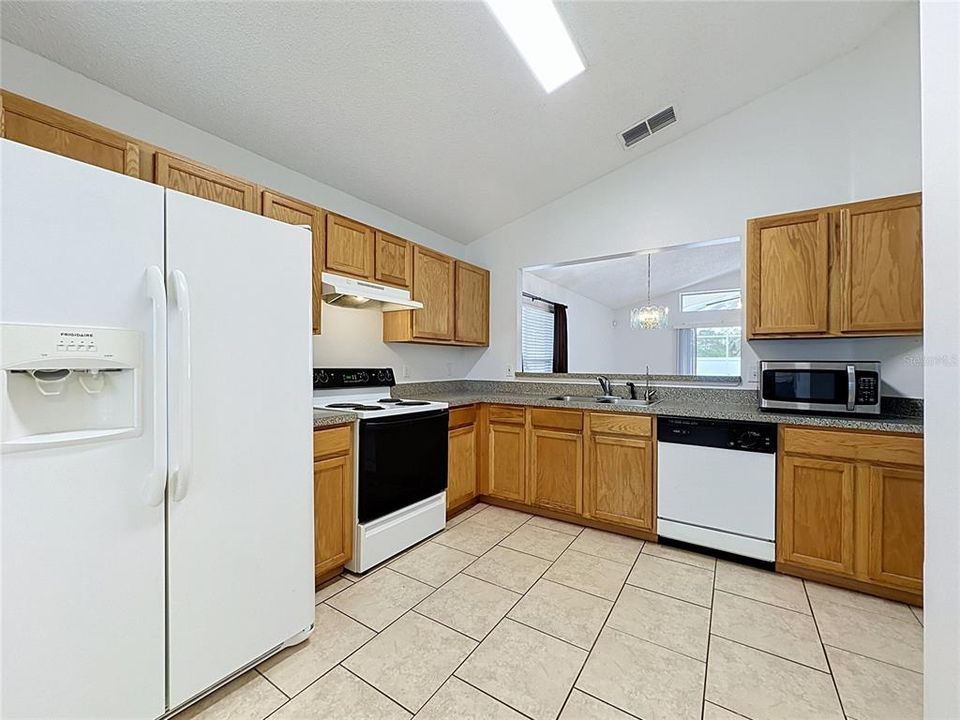 En Venta: $330,000 (3 camas, 2 baños, 1365 Pies cuadrados)