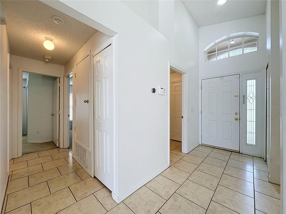 En Venta: $330,000 (3 camas, 2 baños, 1365 Pies cuadrados)