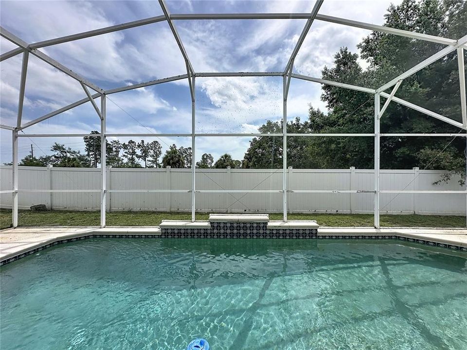 En Venta: $330,000 (3 camas, 2 baños, 1365 Pies cuadrados)