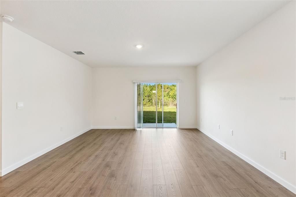 En Renta: $3,000 (5 camas, 3 baños, 2447 Pies cuadrados)