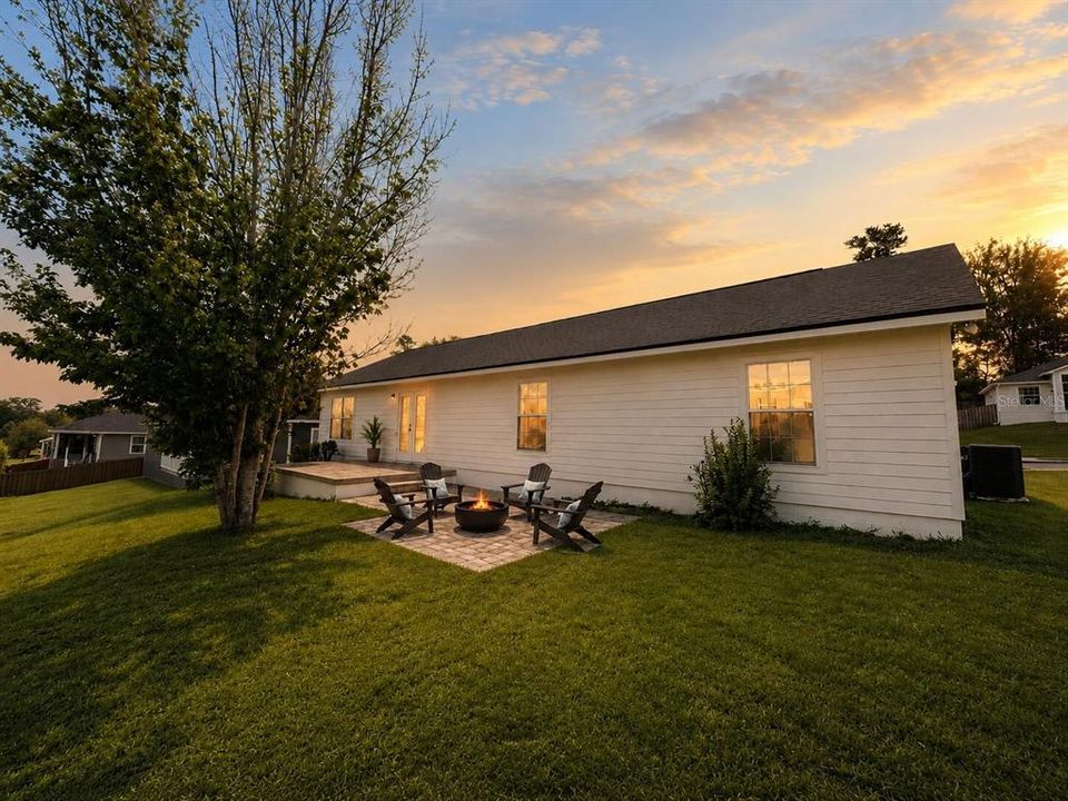 For Sale: $358,500 (3 beds, 2 baths, 1334 Square Feet)