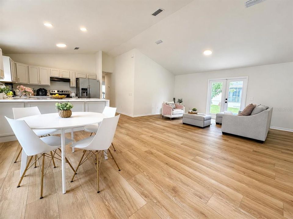 For Sale: $358,500 (3 beds, 2 baths, 1334 Square Feet)