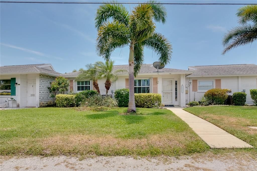 For Sale: $199,000 (2 beds, 1 baths, 1031 Square Feet)