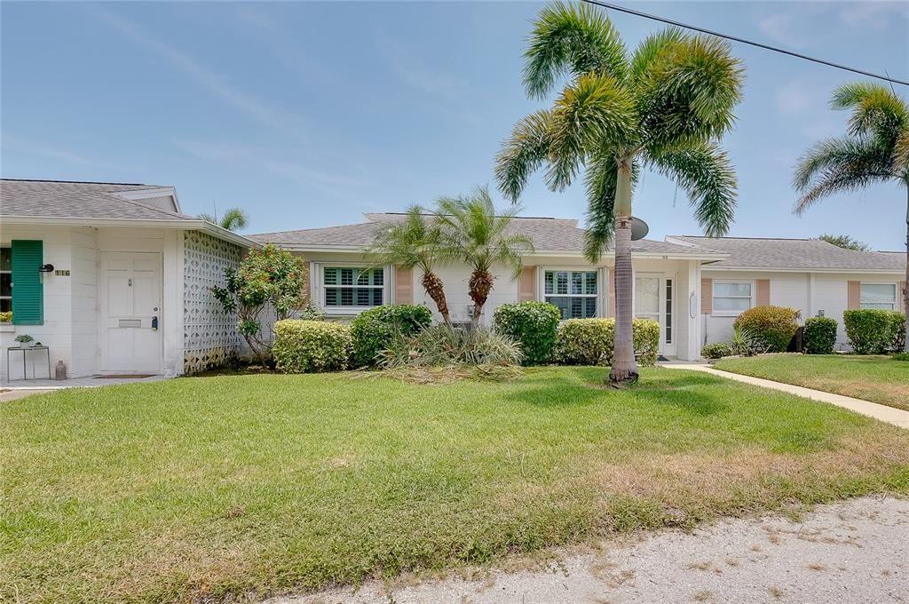 For Sale: $199,000 (2 beds, 1 baths, 1031 Square Feet)