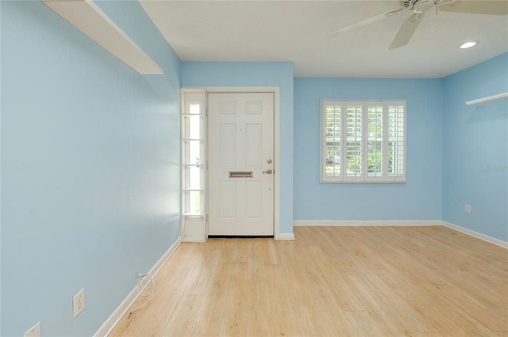 For Sale: $199,000 (2 beds, 1 baths, 1031 Square Feet)