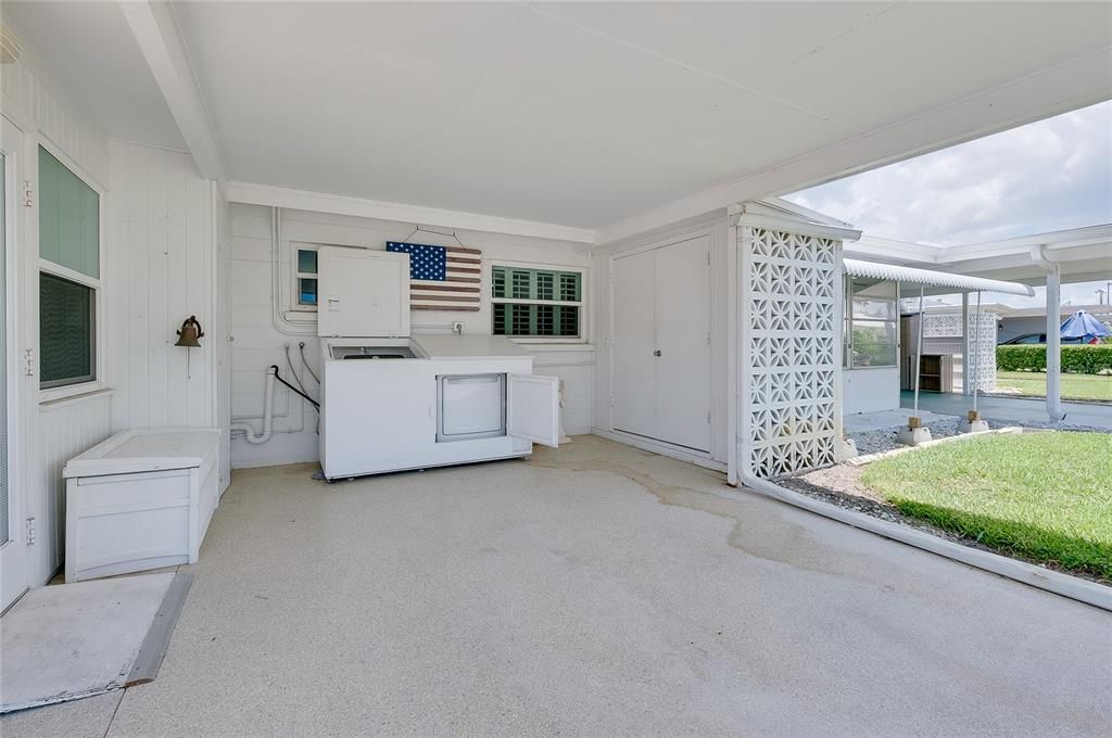 For Sale: $199,000 (2 beds, 1 baths, 1031 Square Feet)