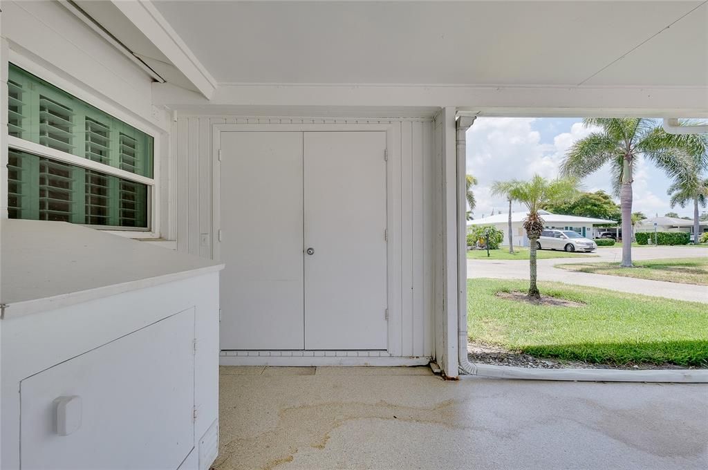 For Sale: $199,000 (2 beds, 1 baths, 1031 Square Feet)