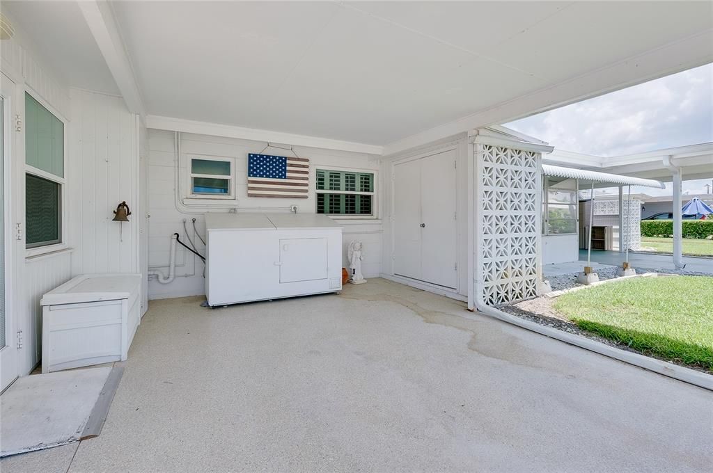 For Sale: $199,000 (2 beds, 1 baths, 1031 Square Feet)