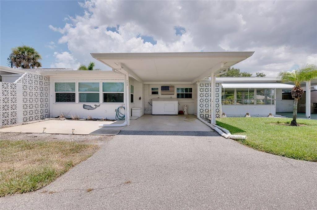 For Sale: $199,000 (2 beds, 1 baths, 1031 Square Feet)