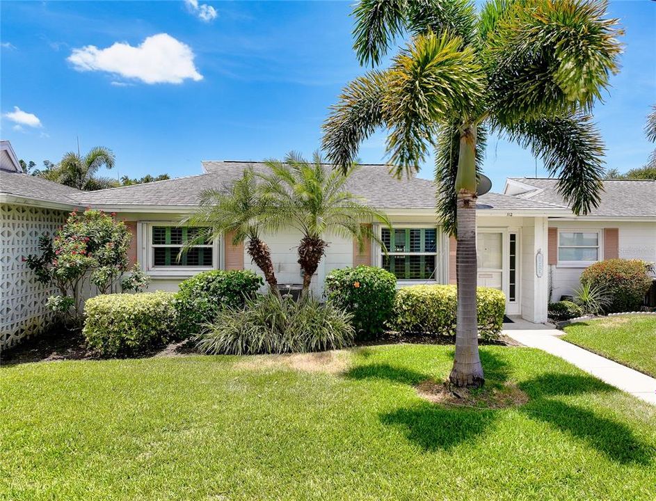 For Sale: $199,000 (2 beds, 1 baths, 1031 Square Feet)