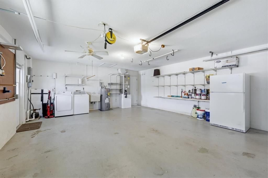 For Sale: $250,000 (2 beds, 2 baths, 1370 Square Feet)