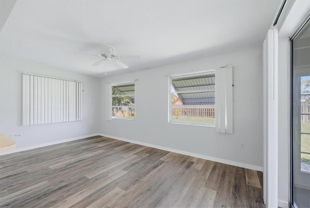 For Sale: $250,000 (2 beds, 2 baths, 1370 Square Feet)