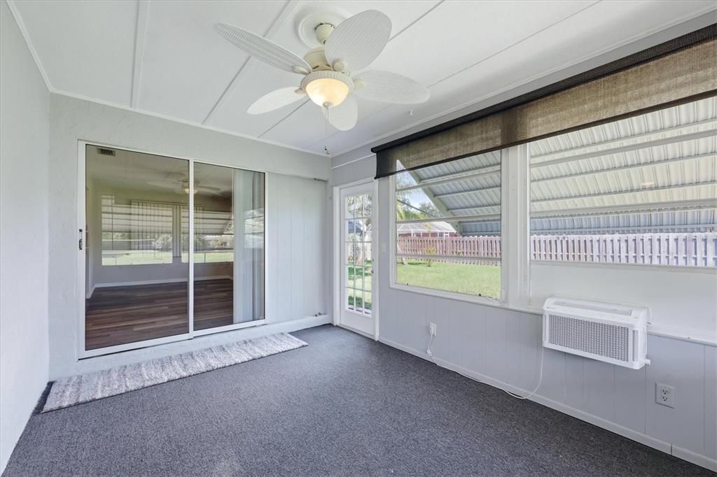 For Sale: $250,000 (2 beds, 2 baths, 1370 Square Feet)