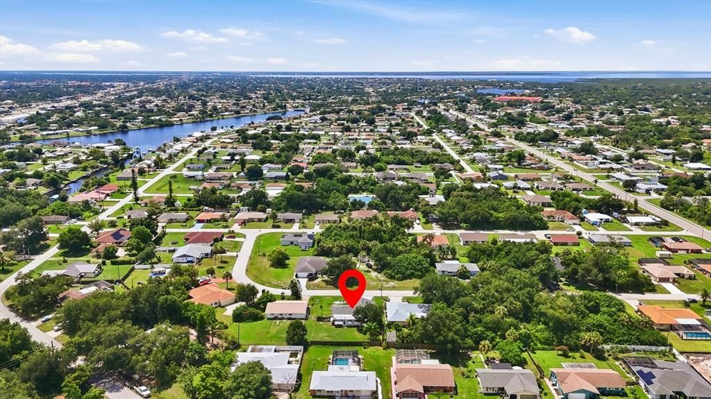 For Sale: $250,000 (2 beds, 2 baths, 1370 Square Feet)