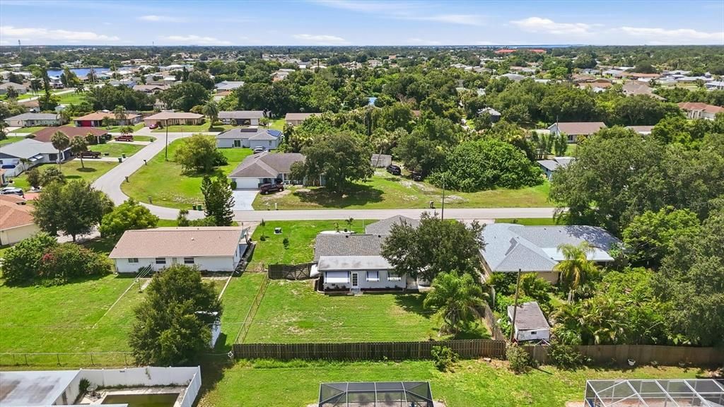 For Sale: $250,000 (2 beds, 2 baths, 1370 Square Feet)