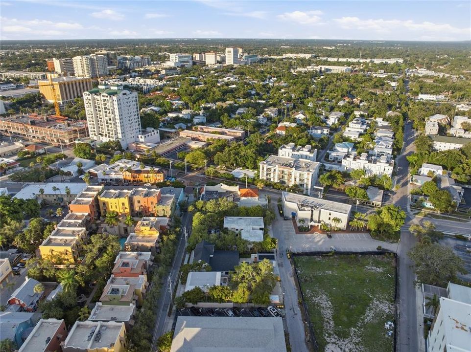 На продажу: $359,000 (1 спален, 1 ванн, 647 Квадратных фут)