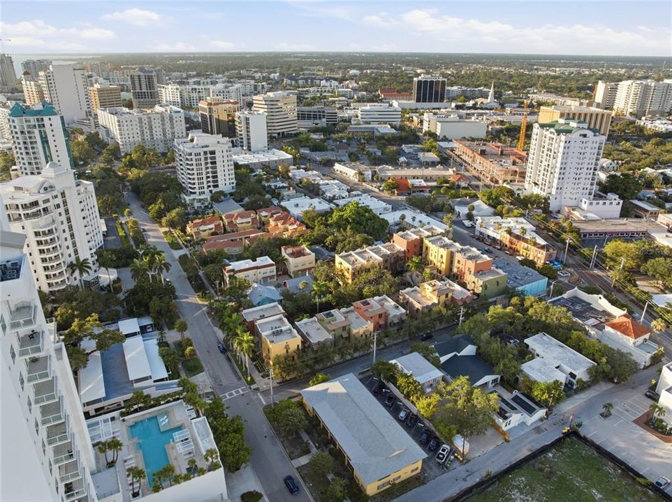 На продажу: $359,000 (1 спален, 1 ванн, 647 Квадратных фут)