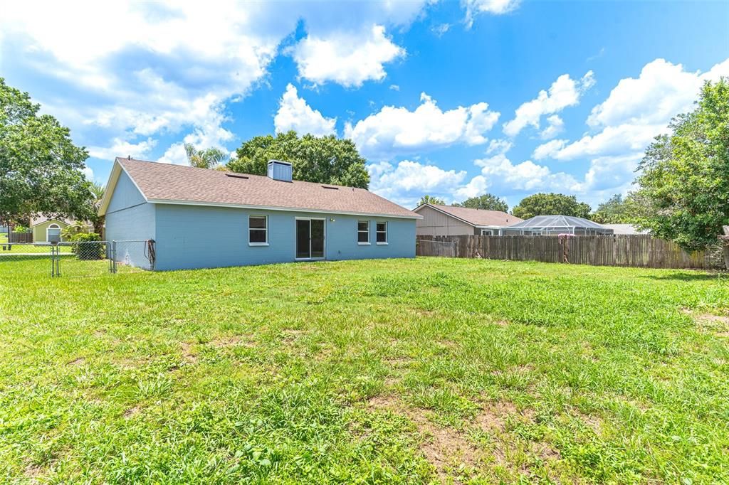 For Rent: $2,400 (4 beds, 2 baths, 1790 Square Feet)