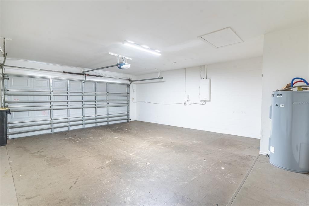 For Rent: $2,400 (4 beds, 2 baths, 1790 Square Feet)