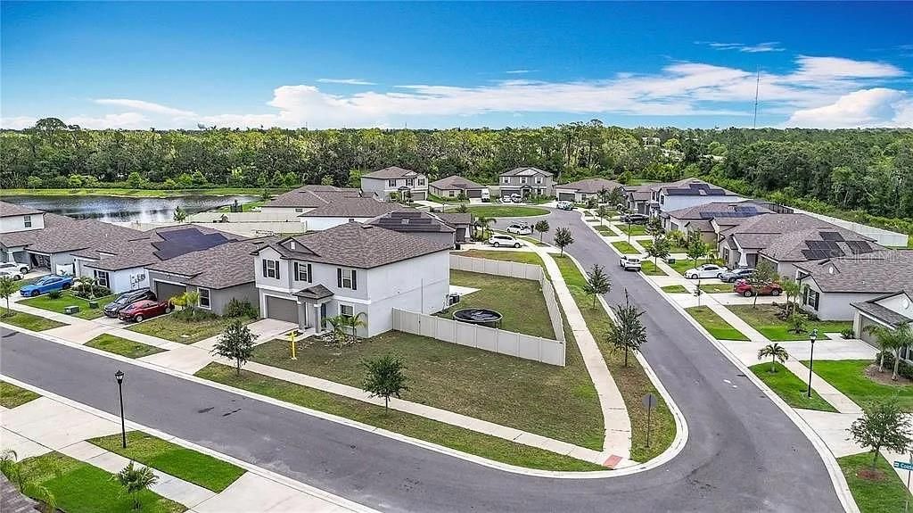 На продажу: $389,000 (4 спален, 2 ванн, 2633 Квадратных фут)