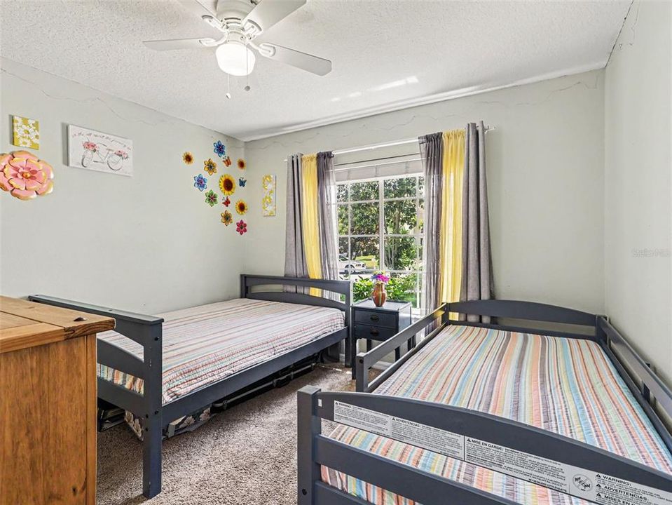 Activo con contrato: $375,000 (4 camas, 2 baños, 1550 Pies cuadrados)