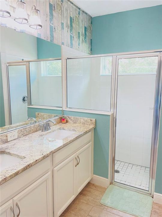 En Venta: $424,999 (4 camas, 2 baños, 2064 Pies cuadrados)