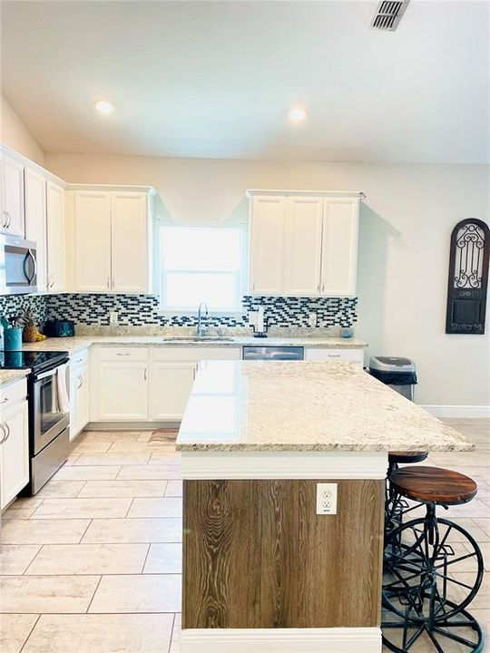 En Venta: $424,999 (4 camas, 2 baños, 2064 Pies cuadrados)