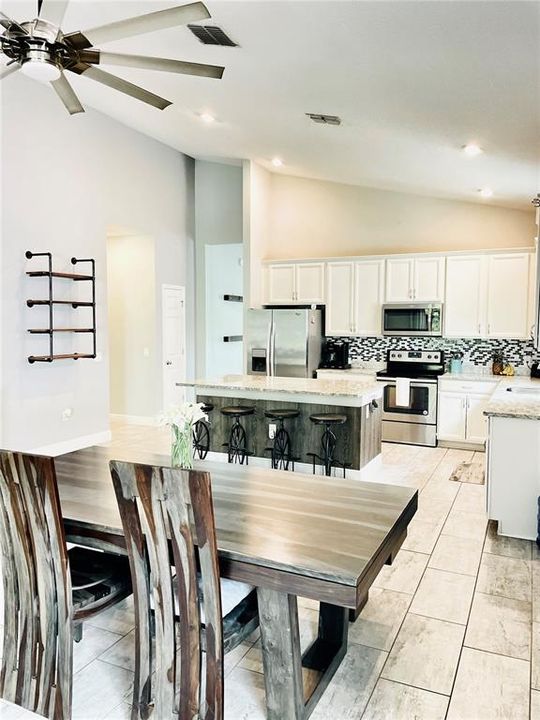 En Venta: $424,999 (4 camas, 2 baños, 2064 Pies cuadrados)