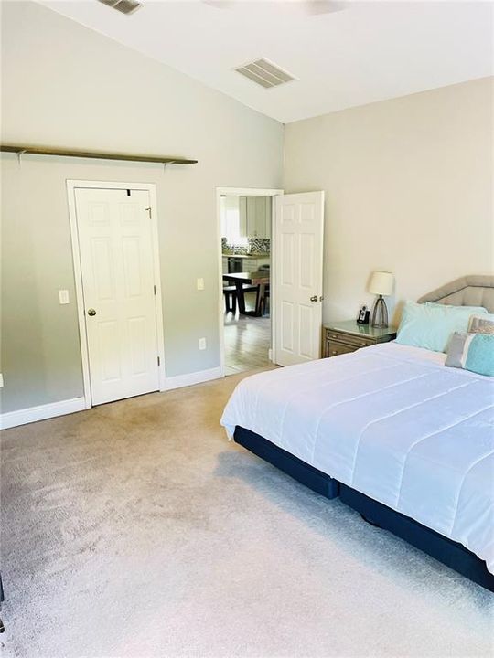En Venta: $424,999 (4 camas, 2 baños, 2064 Pies cuadrados)