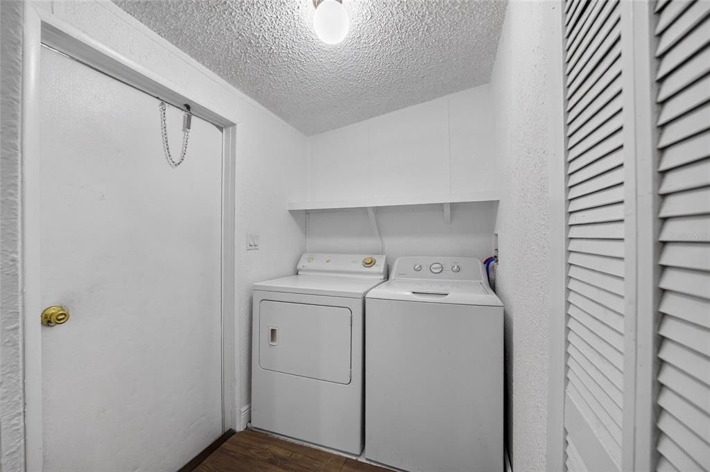 На продажу: $399,900 (3 спален, 2 ванн, 1080 Квадратных фут)