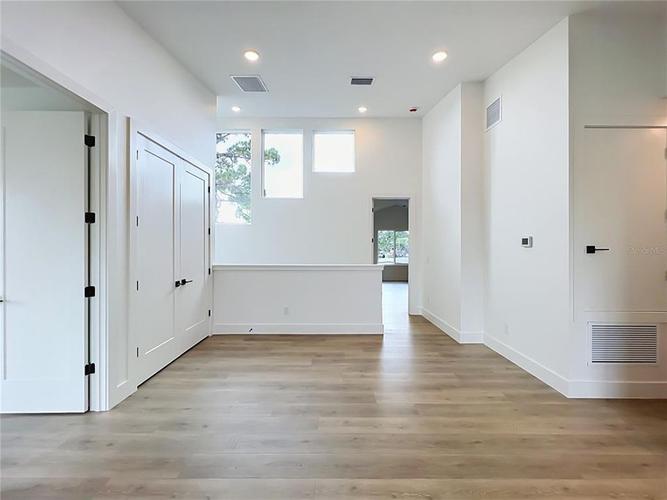 For Sale: $2,150,000 (5 beds, 4 baths, 4017 Square Feet)